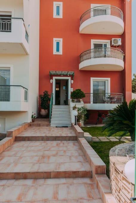 Bessis Apartments Kalamáta Buitenkant foto